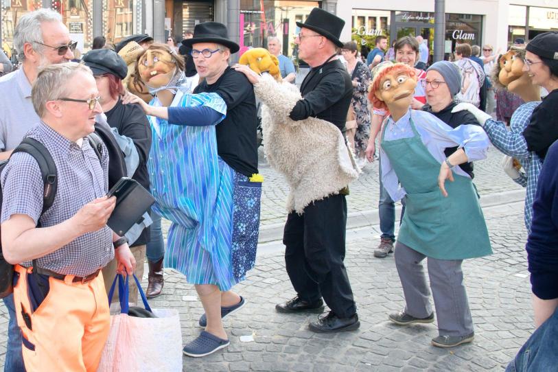 déambulation - marionnettes - les Furtifs - Sortilèges 24